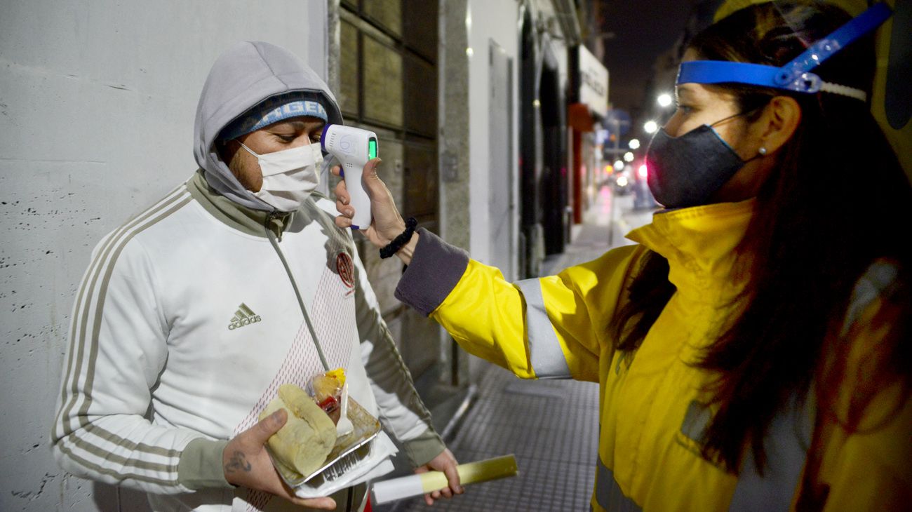 Recorrida por la ciudad por tema gente que pasa la noche en la calle