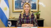 Fabiola Yáñez y el look "cuadrillé" que usó para una videollamada con maestros