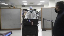 El gobierno uruguayo reforzó los controles sanitarios para los que ingresen al país.