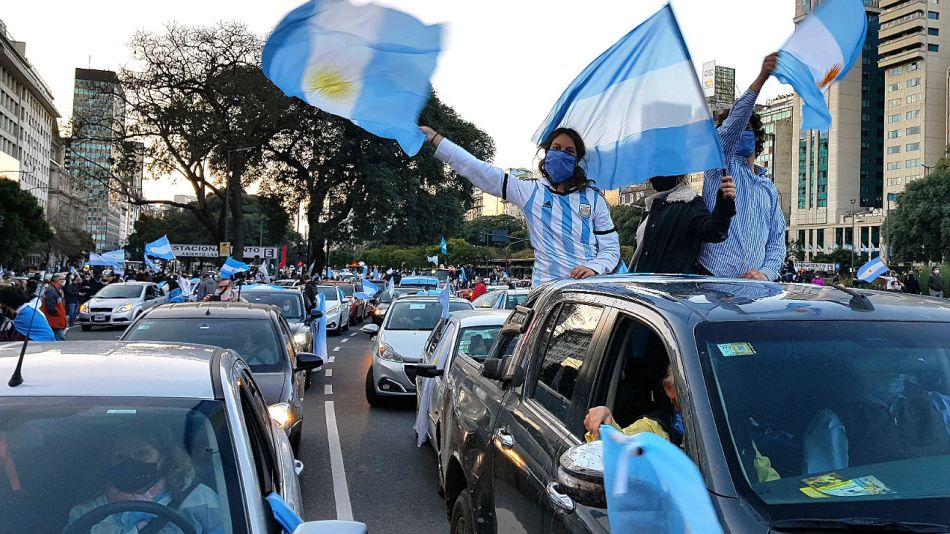 La protesta contra el gobierno de Alberto Fernández se hizo escuchar con fuerza en el centro porteño.