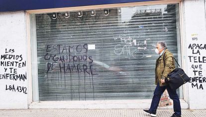 Cerrados. Los negocios y las pymes son los que más sufren durante la pandemia actual.