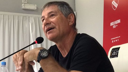 Habló Holan: "Macri lo quería meter preso a Moyano a través de Independiente"