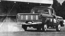Así probábamos la Ford F-100 V8
