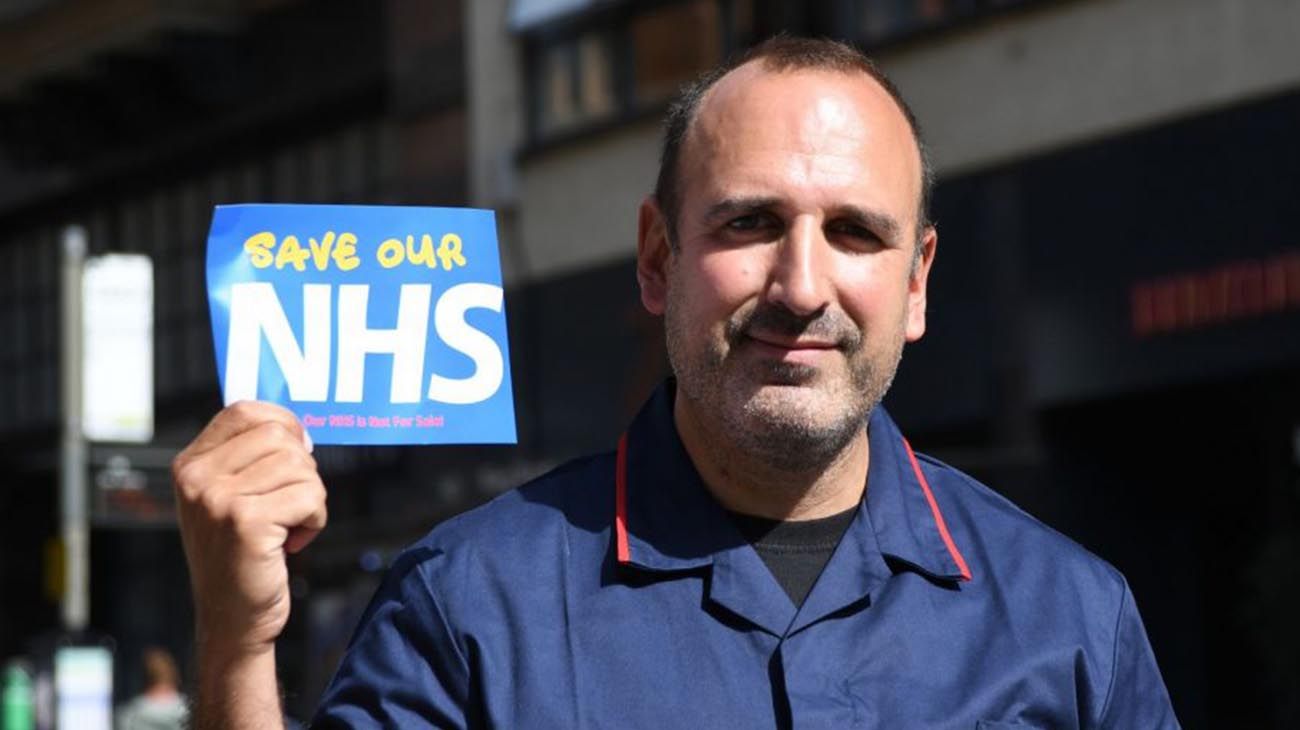 Joan Pons Laplana trabaja en Sheffield, Inglaterra, y es uno de los 10 mil voluntarios en los que se prueba una de las vacunas en carrera. 