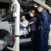 La canciller alemana, Angela Merkel, inaugura la producción del VW eléctrico ID.3.