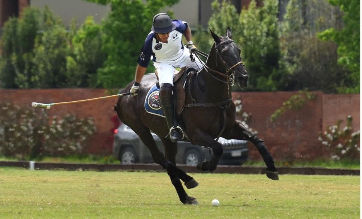 José Patricio "Pepo" Daire es aficionado al polo, como espectador y como jugador aficionado. 