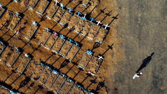 América Latina sufre especialmente, porque es el epicentro de la pandemia mientras busca avanzar hacia una "nueva normalidad" que permita mantener encendida la maquinaria económica.