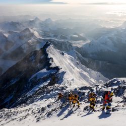 Escenas del documental de National Geographic Perdidos en el Everest.