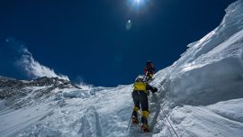 Escenas del documental de National Geographic Perdidos en el Everest.