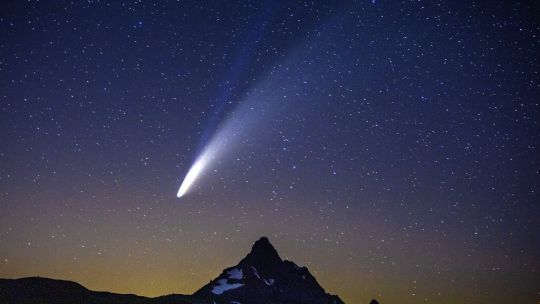 Impresionante imagen del cometa Neowise, sobre el cielo de Springfield (Oregon, EEUU)