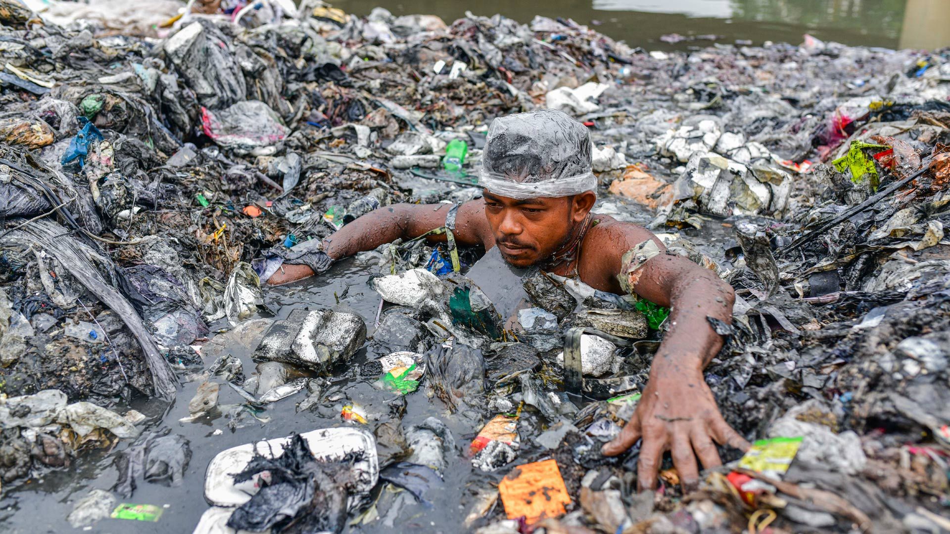 Бангладеш чистильщик каналов