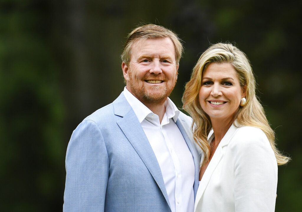 Máxima y su familia hacen el posado oficial de verano, en el palacio de La Haya.