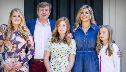 El Rey Guillermo y Máxima de Holanda junto a sus hijas presentaron los nuevos retratos oficiales