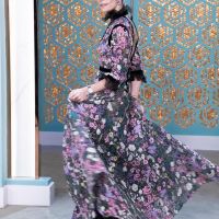 Mirá el look "Royal" de Juana Viale para La Noche de Mirtha"