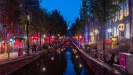 Amsterdam | Con barbijo opcional y besos prohibidos, así es la post-cuarentena en la zona roja