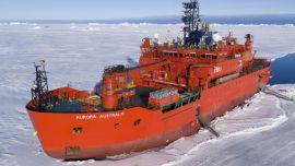 Así es el rompehielos australiano Aurora Australis que la Argentina quiere para acompañar al Irízar en la campaña antártica.