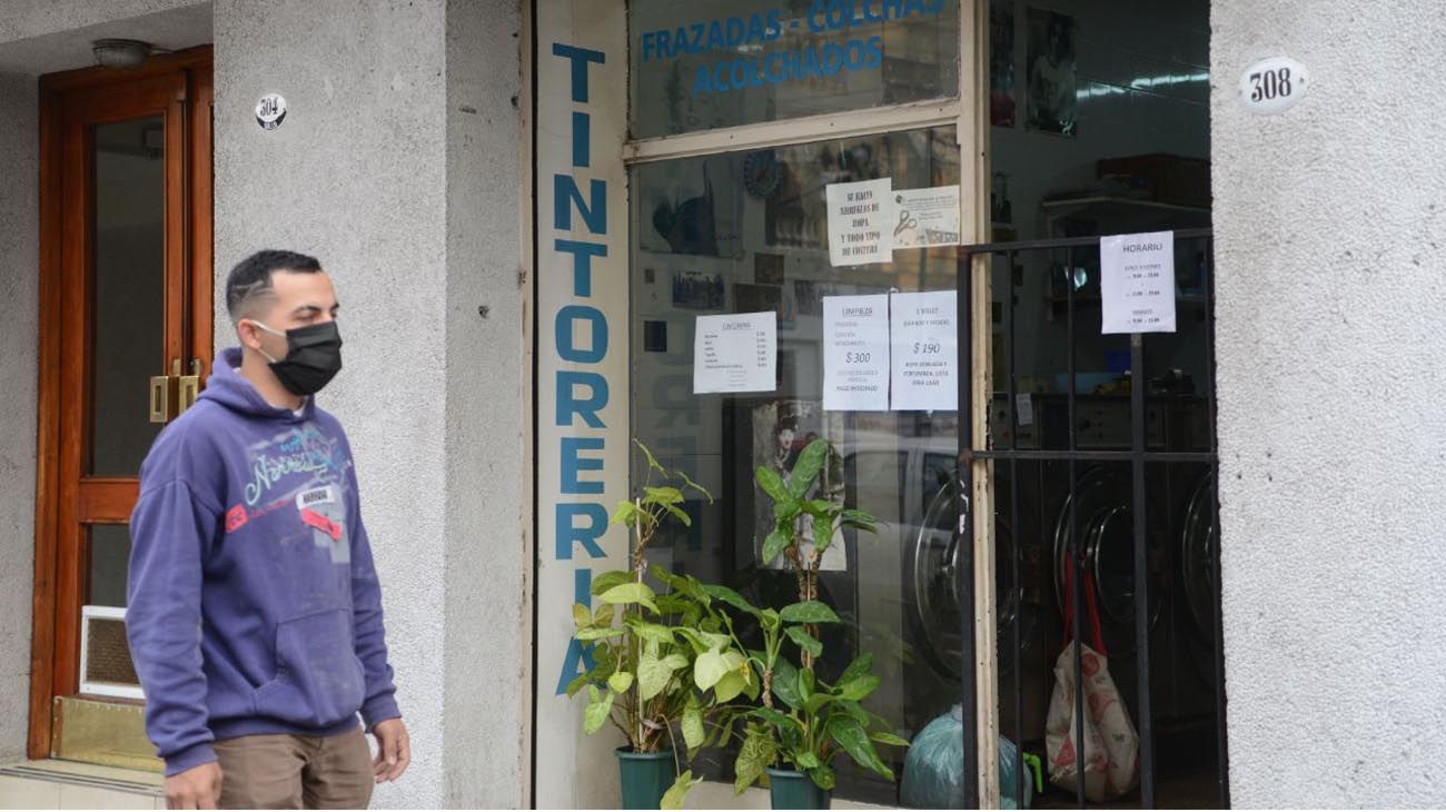 El uso de barbijo es descuidado en esta nueva fase de la cuarentena en Buenos Aires.