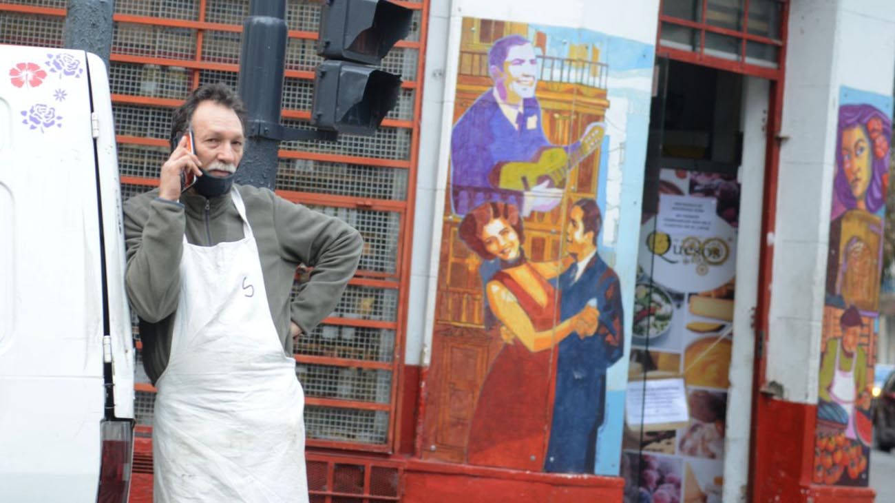 El uso de barbijo es descuidado en esta nueva fase de la cuarentena en Buenos Aires.