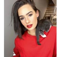 FLOR JAZMIN PEÑA PRESENTA A SU SIMPATICO GATO ADOPTADO