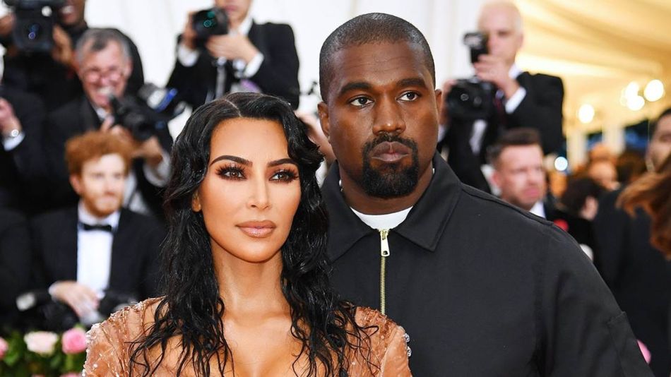 Kanye West borra tweets en contra de Kim Kardashian y Kris Jenner.