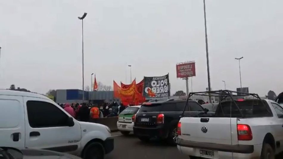 MOVIMIENTOS SOCIALES DE IZQUIERDA ENCABEZAN PROTESTAS EN PUENTE LINIERS Y EN TIGRE 20200721