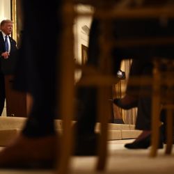 El presidente de los Estados Unidos, Donald Trump, ofrece comentarios sobre  | Foto:Brendan Smialowski / AFP