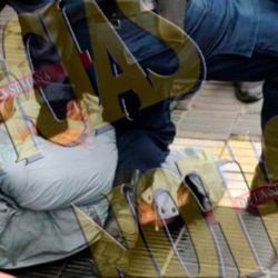 Tucumán: Policía presiona con su rodilla el cuello de hombre que luego falleció | Foto:Cedoc