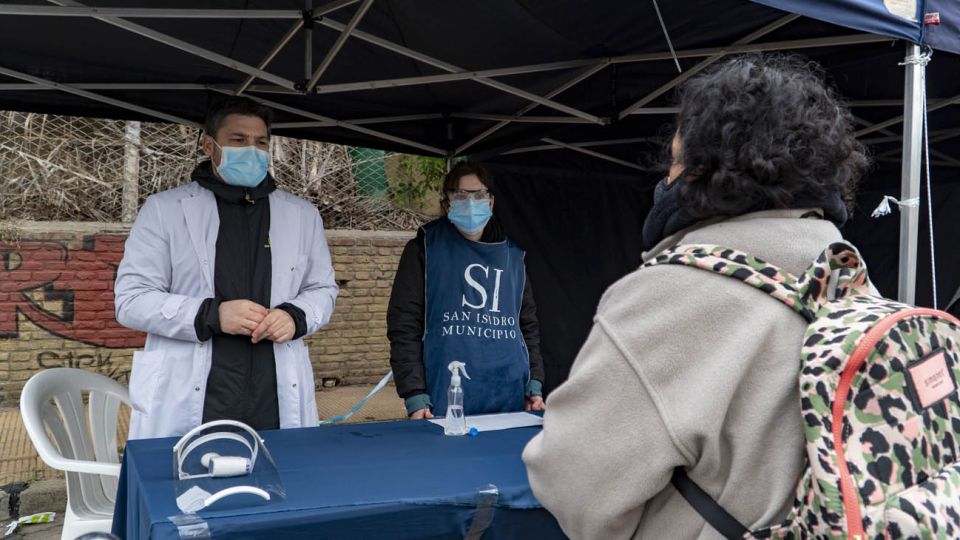 Al menos en 21 de 35 partidos bonaerenses hubo un aumento superior al 30% de los casos de coronavirus.