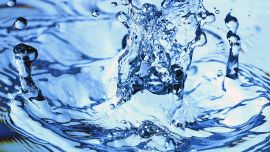 Los investigadores descubrieron que, a temperaturas muy frías, el agua tiene dos formas liquidas.