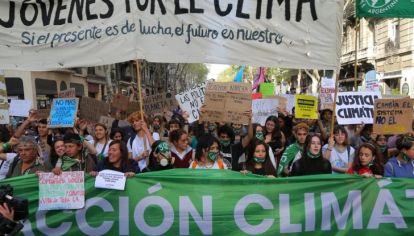 #BastaDeFalsasSoluciones fue tendencia este jueves en las redes sociales y marcó la agenda verde.
