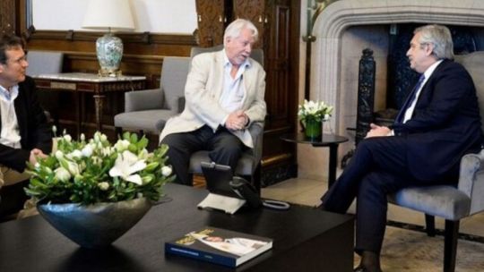 El fuego amigo en el INCAA podría terminar con la salida de Luis Puenzo