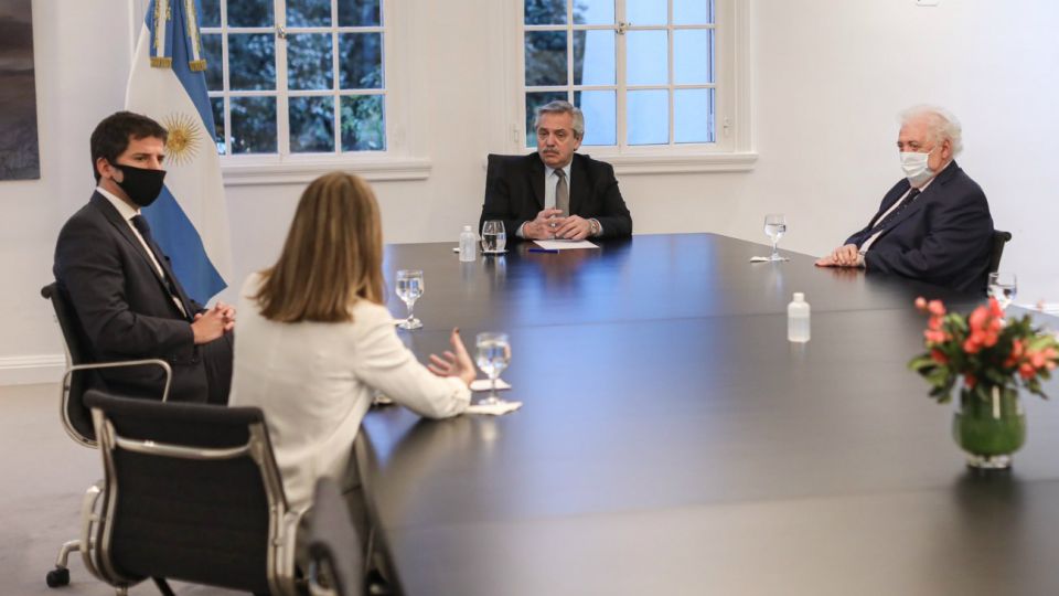 alberto fernandez astrazeneca