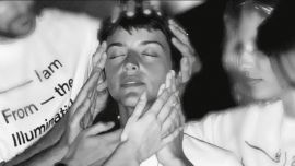 Calu Ribero en una ceremonia espiritual