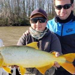 En cuarentena, los guías de Villa Paranacito igual pueden darse el gusto de pescar, porque en Entre Ríos la pesca está habilitada.