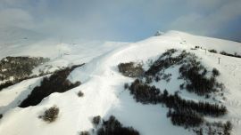 Dada la cantidad de nieve acumulada, el cerro se encontraba cerrado al público y se estaba aplicando el Plan de Intervención de Desencadenamiento de Avalanchas.