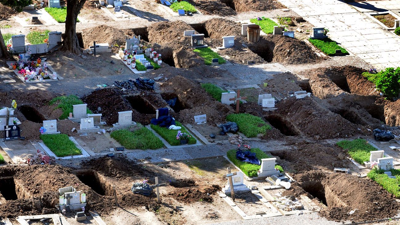 CEMENTERIO DE FLORES AL LIMITE EN SECTOR COVID