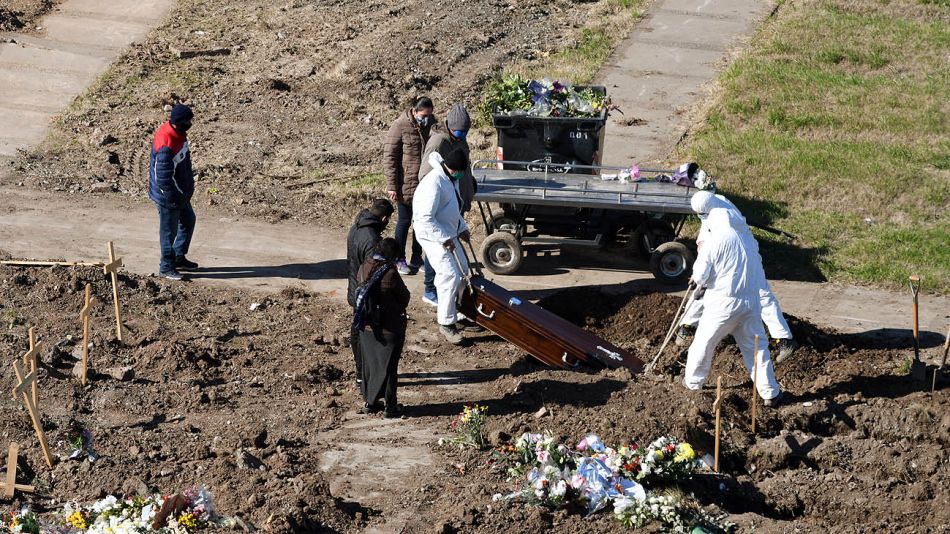 CEMENTERIO DE FLORES AL LIMITE EN SECTOR COVID 20200728