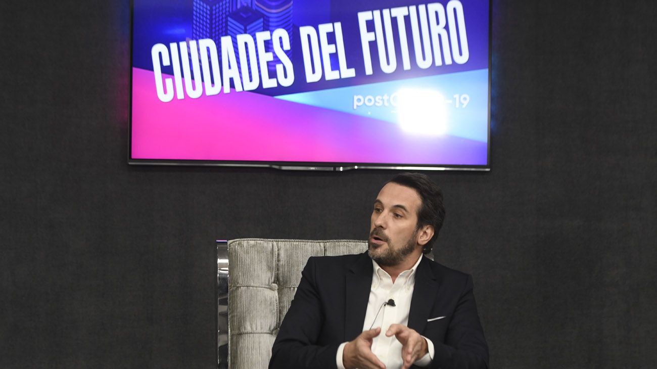 La cuarta edición de “Ciudades del Futuro”, el ciclo de Grupo Perfil en donde representantes de diversas empresas y periodistas debaten, intercambian y analizan perspectivas, contó con la presencia de representantes de PROF Grupo Asegurador, Smart City y Adecco.