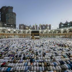 Los musulmanes que participen en la gran peregrinación no podrán tocar ni  besar la Kaaba ni la "piedra negra".