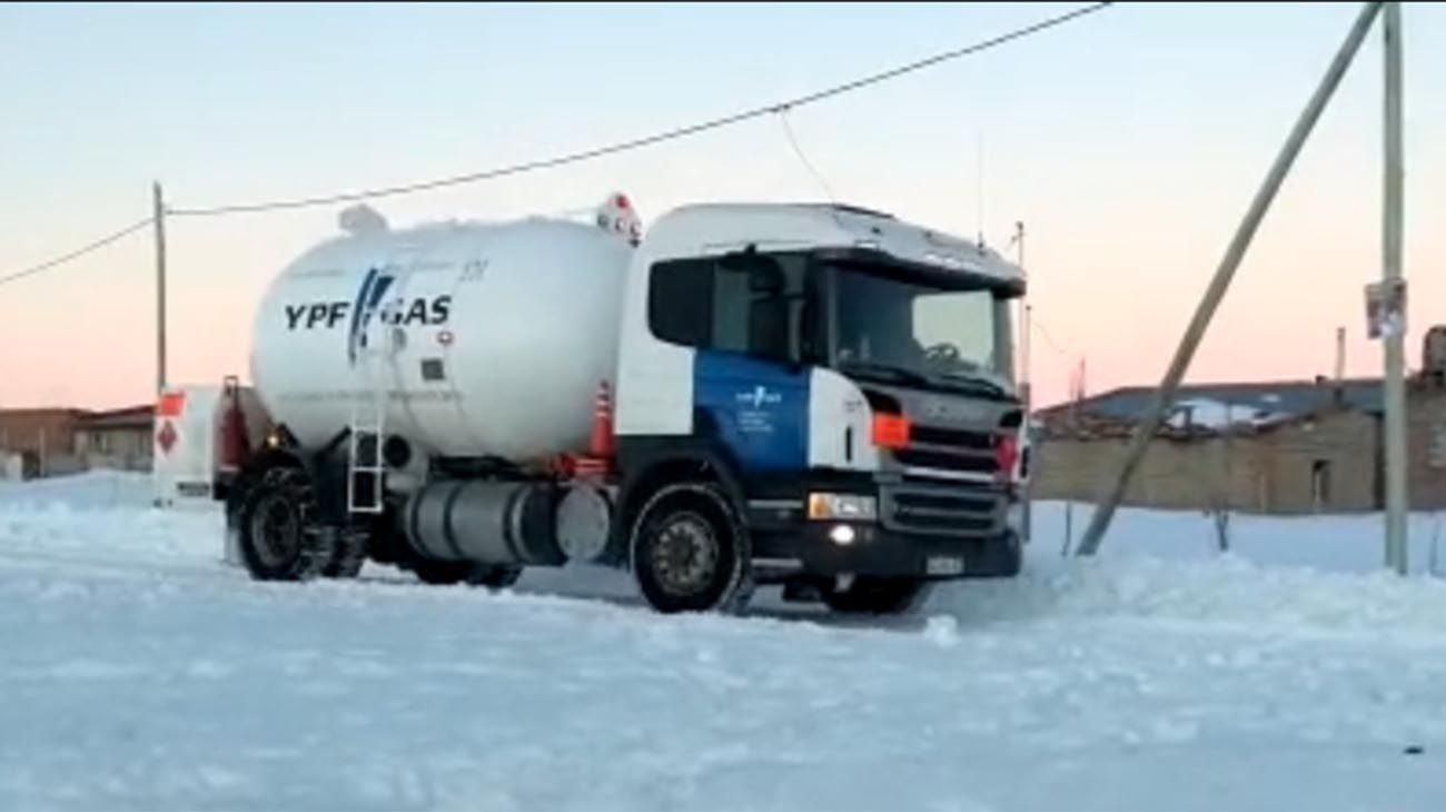 Operativo de YPF por nevadas en el sur de Mendoza, Neuquén y Río Negro.