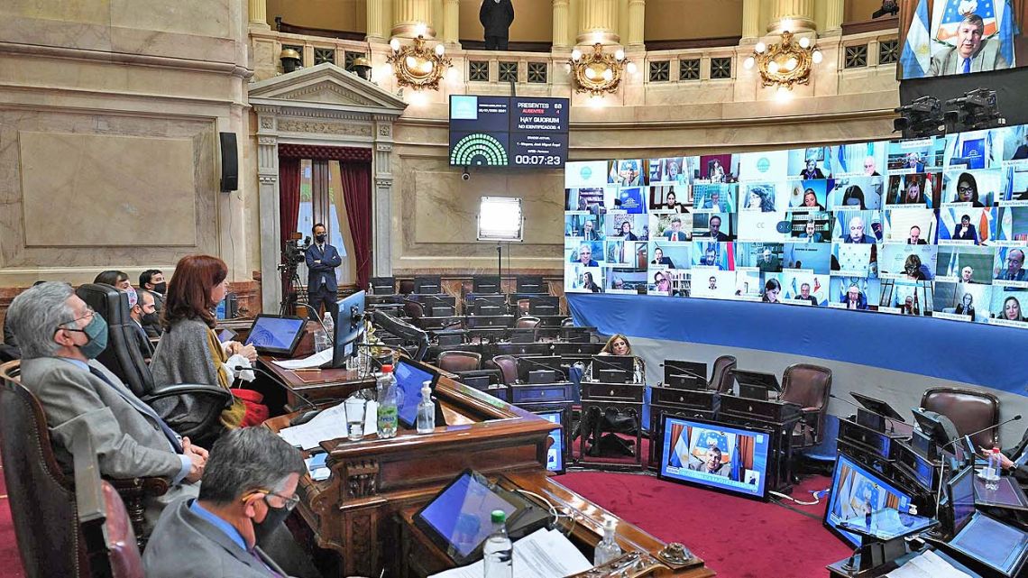 Online session in the Senate. 