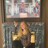 El impactante cambio de look de Adele: melena más rubia y con rulos