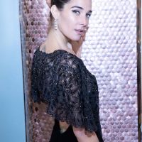 Mirá el look "terciopelo glam" de Juana Viale para "La Noche de Mirtha"