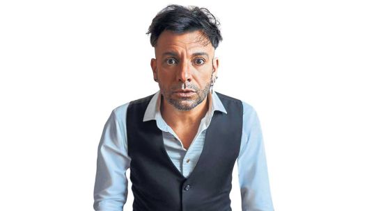 Estilo. Bossi genera un espectáculo único aún en tiempos de pandemia y apela a su talento en el escenario.