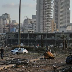 Explosión cerca del puerto en la capital libanesa Beirut el 4 de agosto de 2020. - Dos grandes explosiones sacudieron la capital libanesa Beirut, hiriendo a decenas de personas, sacudiendo edificios y enviando enormes columnas. de humo ondeando hacia el cielo. | Foto:AFP