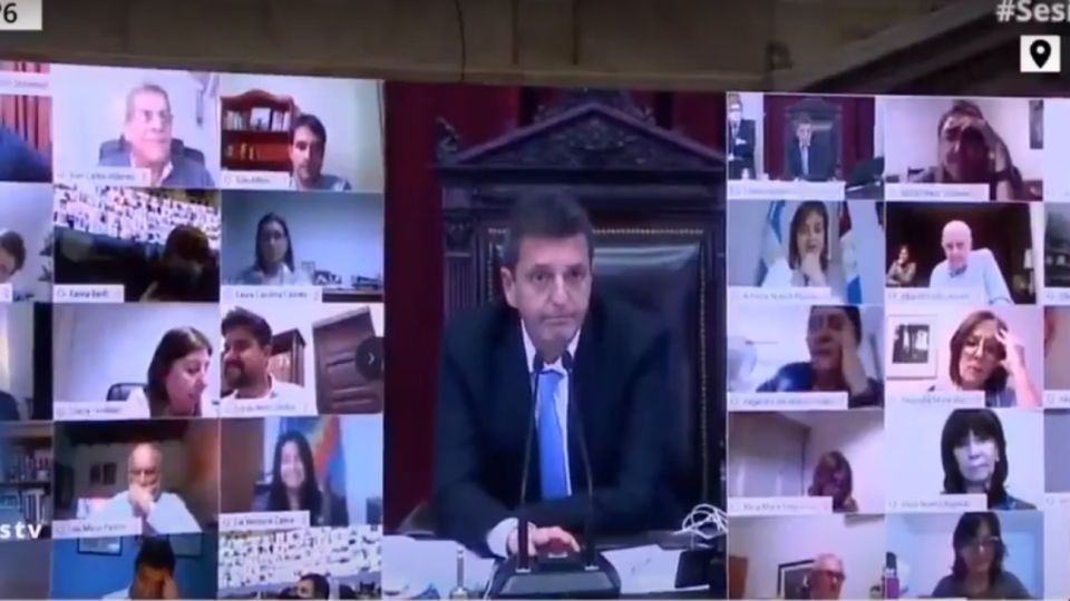Durante la sesión, la ausencia de cordobés a la hora de la votación molestó a Massa, que pidió: "¿Dónde está el diputado Juez? Abrile el micrófono".