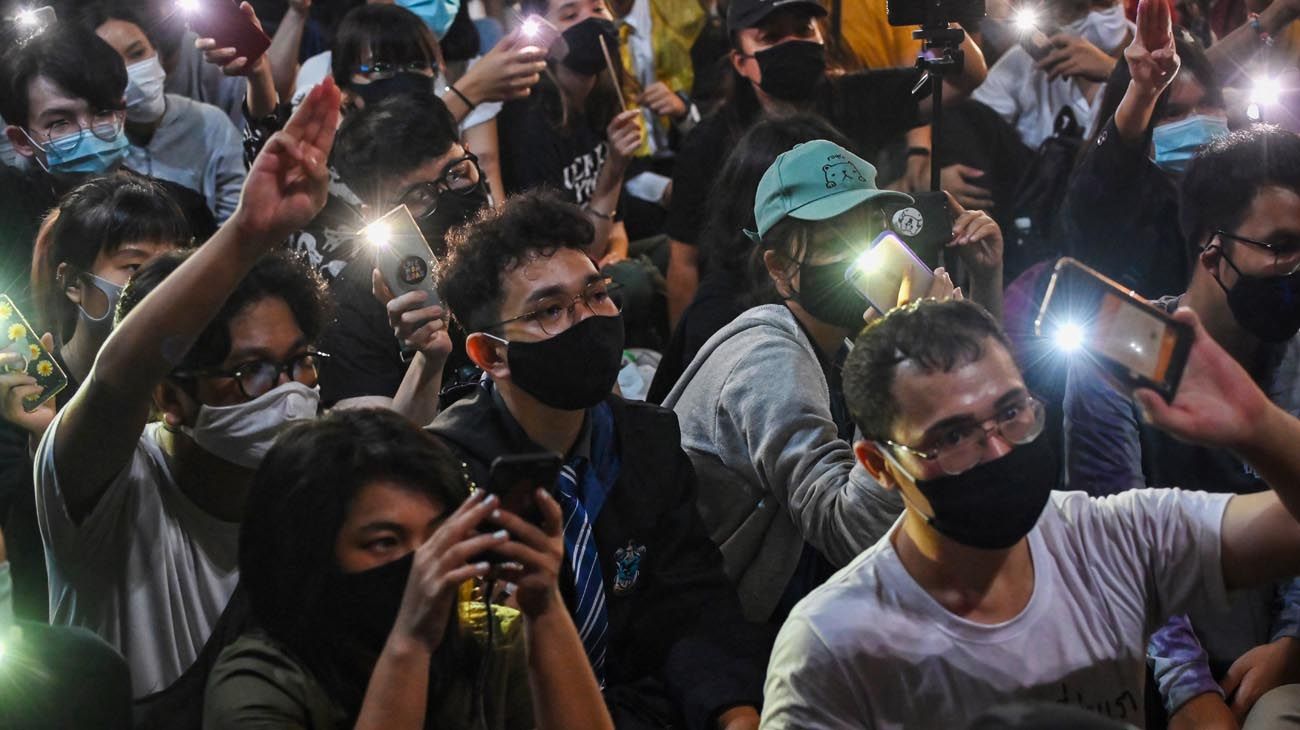  protesta en tailandia contra la monarquía con temática de harry potter