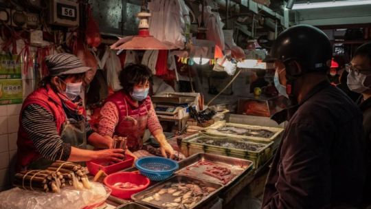 Estados unidos busca el cierre de comercios donde venden animales recién matados.