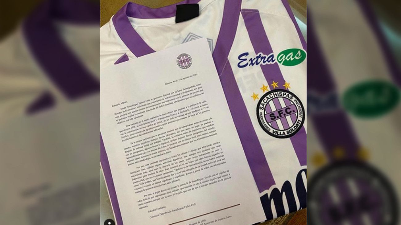 El ministro de Economía Martín Guzmán agradeció la carta y la camiseta del club Sacachispas