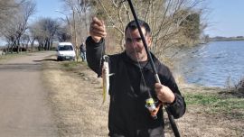 Después de varios meses volvió la pesca a La Pampa. Los pejerreyes todavía no abundan, pero prometen.